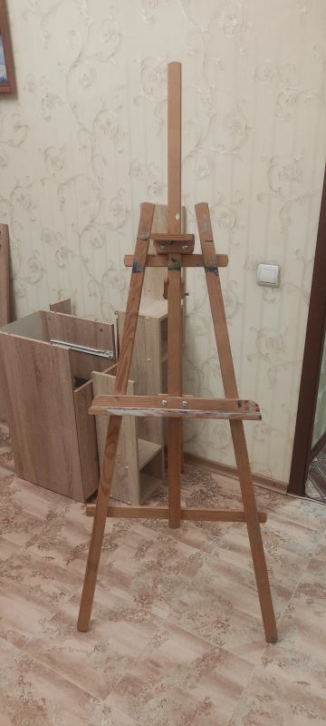 Лот: 25776594. Фото: 1. Мольберт напольный, деревянный. Для рисования