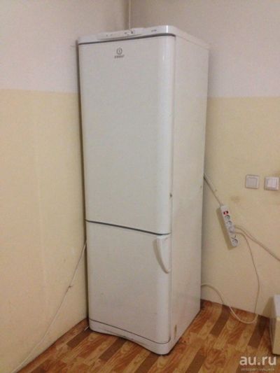Лот: 9101778. Фото: 1. Холодильник Indesit. Холодильники, морозильные камеры