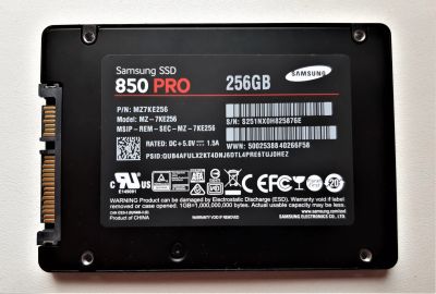 Лот: 12463473. Фото: 1. Твердотельный накопитель Samsung... SSD-накопители