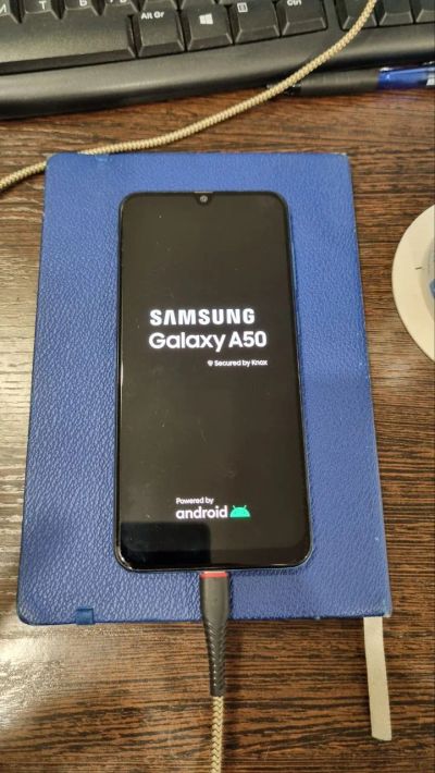 Лот: 24789183. Фото: 1. Samsung A50 64Gb. Смартфоны