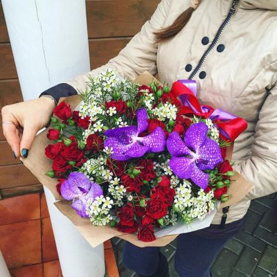 Лот: 7222995. Фото: 1. Сборный букет. Цветы на Щорса... Свежие цветы