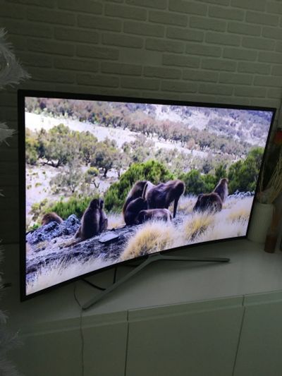 Лот: 18406226. Фото: 1. ЖК Изогнутый телевизор Samsung... Телевизоры
