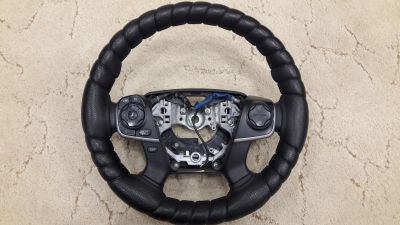 Лот: 14766172. Фото: 1. Руль на CAMRY V50. Чехлы, коврики, оплетки руля