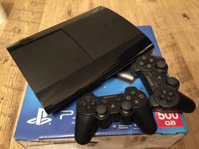 Лот: 4913257. Фото: 1. PS3 Super Slim 500 Gb, 2 Dualshock... Игровые приставки, консоли