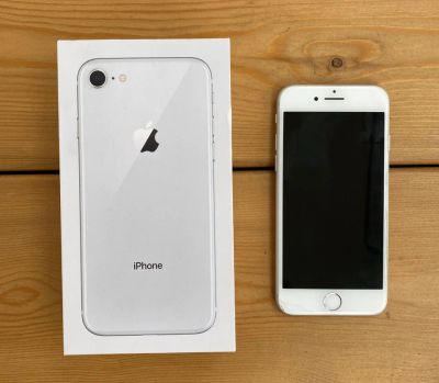 Лот: 16445710. Фото: 1. iPhone 8 64Gb. Смартфоны