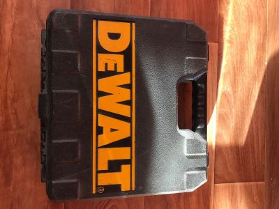 Лот: 16298319. Фото: 1. Шуруповёрт DeWalt. Электроинструмент