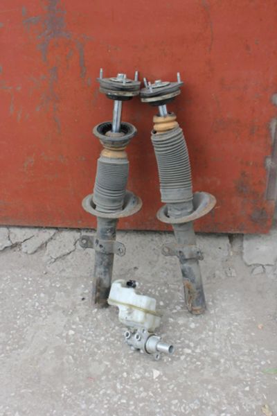 Лот: 8112461. Фото: 1. Аммортизаторы передние Ford Transit. Ходовая, подвеска, рулевое управление