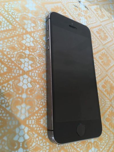 Лот: 8024402. Фото: 1. iPhone 5s space grey 16gb. Смартфоны