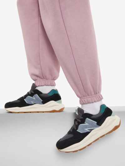Лот: 24288715. Фото: 1. Кроссовки женские New Balance... Кеды, кроссовки, слипоны