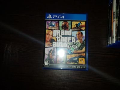 Лот: 14355006. Фото: 1. Продам диск с игрой gta5 ps4. Игры для консолей