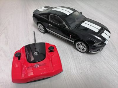 Лот: 25788039. Фото: 1. Машинка на радиоуправлении Ford. Машины и техника