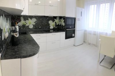 Лот: 18604145. Фото: 1. Сдам квартиру с хорошим ремонтом. Квартиры, студии