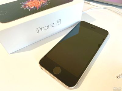Лот: 13820997. Фото: 1. iPhone SE 128 apple айфон ( железо... Смартфоны