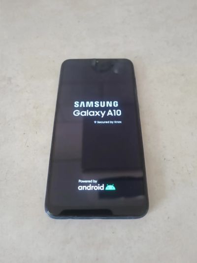 Лот: 20568235. Фото: 1. Samsung a10. Смартфоны