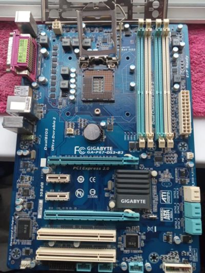Лот: 19102043. Фото: 1. Gigabyte GA-P67-DS3-B3 не работает... Материнские платы