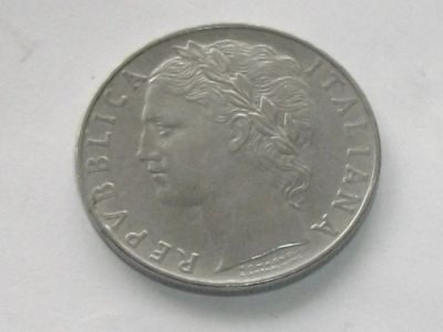 Лот: 8681741. Фото: 1. Монета 100 лир Италия 1957 портрет... Европа