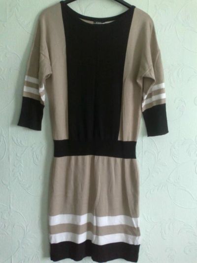 Лот: 7894472. Фото: 1. Изумительное платье - 46 - новое. Платья