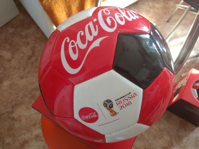 Лот: 11708082. Фото: 1. Футбольный мяч Coca Cola. Мячи, ракетки, шайбы, клюшки