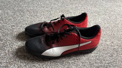 Лот: 25635833. Фото: 1. бутсы Puma 42.5. Другое (спортивная одежда)