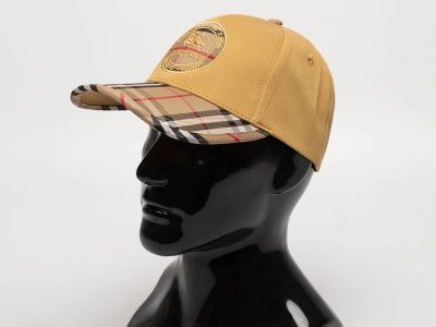 Лот: 24974558. Фото: 1. Кепка Burberry. Шарфы, платки