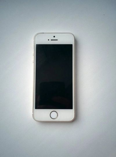Лот: 10247149. Фото: 1. iPhone 5s на 32gb. Смартфоны