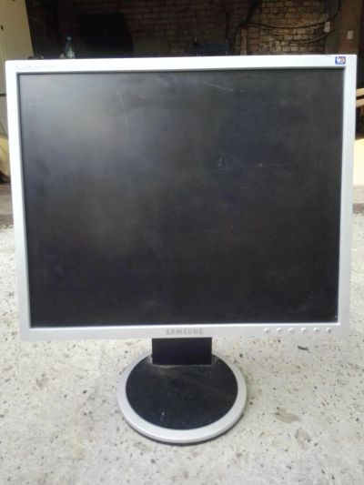 Лот: 4356810. Фото: 1. Samsung 940fn. ЖК-мониторы