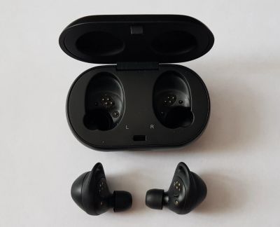 Лот: 15239983. Фото: 1. Samsung Gear IconX (2018). Красноярск