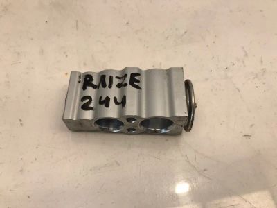 Лот: 21703995. Фото: 1. клапан кондиционера Toyota Raize... Двигатель и элементы двигателя