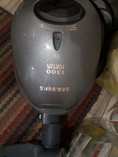 Лот: 15871375. Фото: 1. Пылесос Samsung 1300W. Пылесосы, паровые швабры