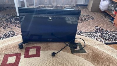 Лот: 22846554. Фото: 1. Конвектор(обогреватель) Electrolux... Обогреватели бытовые