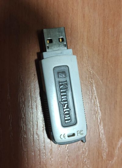 Лот: 20991071. Фото: 1. Флэшка накопитель USB Kingston... USB-флеш карты