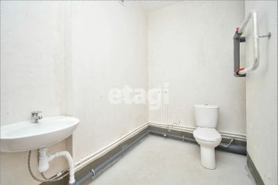 Лот: 20614367. Фото: 1. Продам 3-комн. кв. 80.7 кв.м... Квартиры, студии