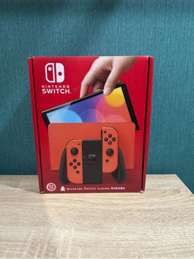 Лот: 22160348. Фото: 1. Игровая приставка Nintendo Switch... Игровые приставки, консоли