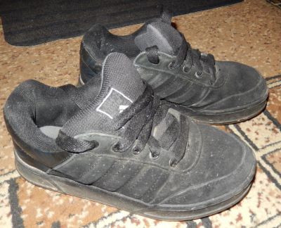 Лот: 5008025. Фото: 1. кроссовки Adidas р-р 37. Кеды, кроссовки