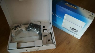 Лот: 6006099. Фото: 1. PlayStation 4 + 2 джойстика... Игровые приставки, консоли