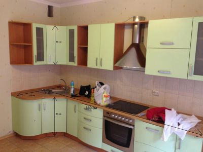 Лот: 2995920. Фото: 1. Кухня с плиткой, духовкой и вытяжкой... Кухонные гарнитуры