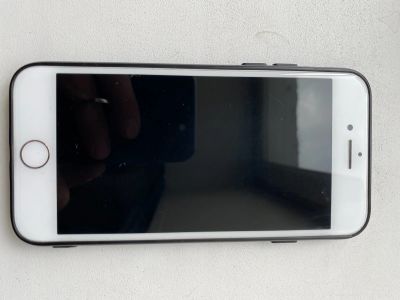 Лот: 17693364. Фото: 1. iPhone 8 64Gb. Смартфоны