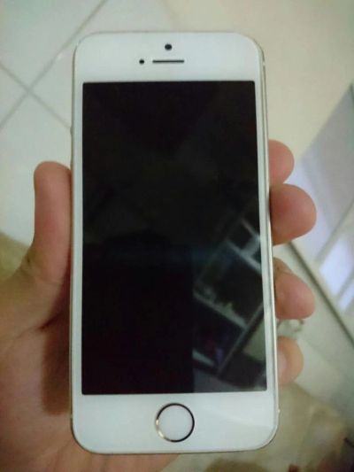 Лот: 6790020. Фото: 1. Iphone 5s gold 16gb Срочно. Смартфоны