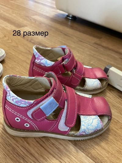 Лот: 18037682. Фото: 1. Сандалии на девочку 28 размер... Сандалии