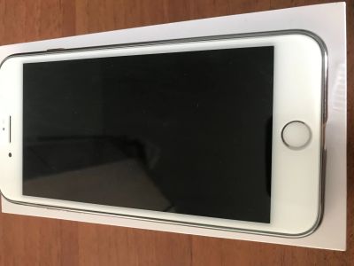 Лот: 12883041. Фото: 1. iPhone 8 Plus на гарантии. Смартфоны