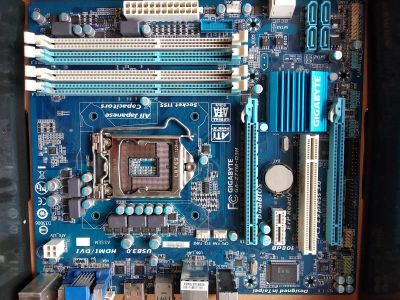Лот: 19599908. Фото: 1. Материнская плата Gigabyte GA-Z77M-D3H. Материнские платы