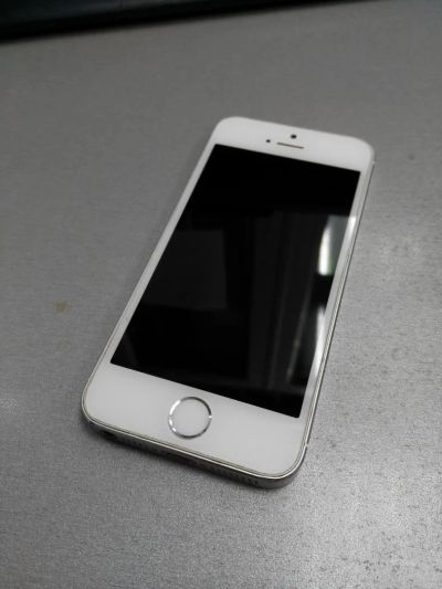 Лот: 11460376. Фото: 1. Iphone 5s 16GB. Смартфоны