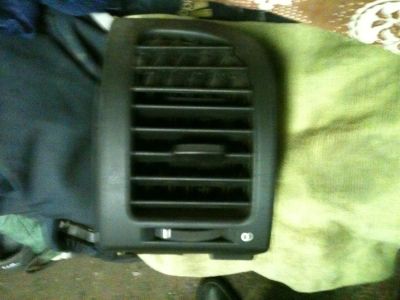 Лот: 3394966. Фото: 1. воздуховоды торпеды subaru traviq... Другое (автозапчасти)