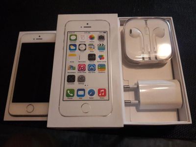 Лот: 8810978. Фото: 1. Iphone 5s оригинал. Смартфоны
