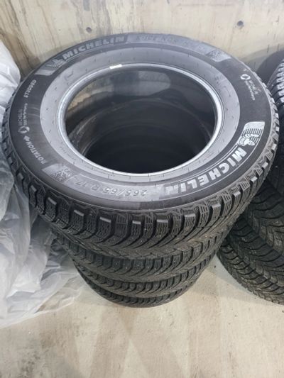 Лот: 23694729. Фото: 1. Michelin x-ice north 4 suv 265... Шины