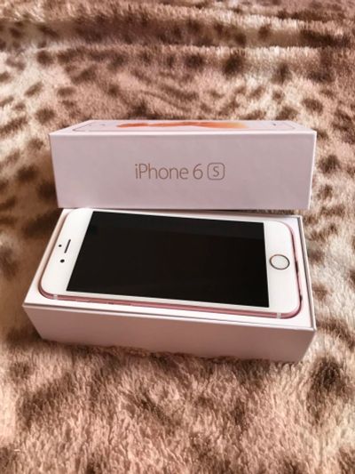 Лот: 10002464. Фото: 1. Iphone 6s 64gb розовое золото. Смартфоны