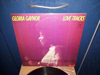 Лот: 19424749. Фото: 1. Gloria Gaynor - Love Tracks (Мелодия1981... Аудиозаписи