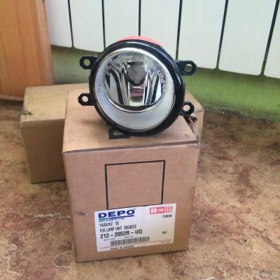 Лот: 13395396. Фото: 1. Фара противотуманная Toyota Avensis... Оптика и освещение