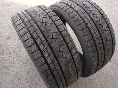 Лот: 25300148. Фото: 1. 245/45 R18 - Пара шин фирмы Triangle... Шины