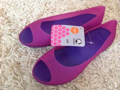 Лот: 2951666. Фото: 1. Продам новые туфельки CROCS. Другое (женская обувь)